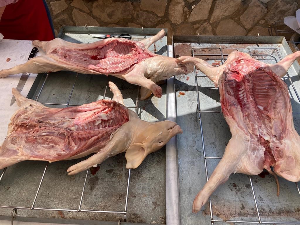 Colocar la carne en la Caja China